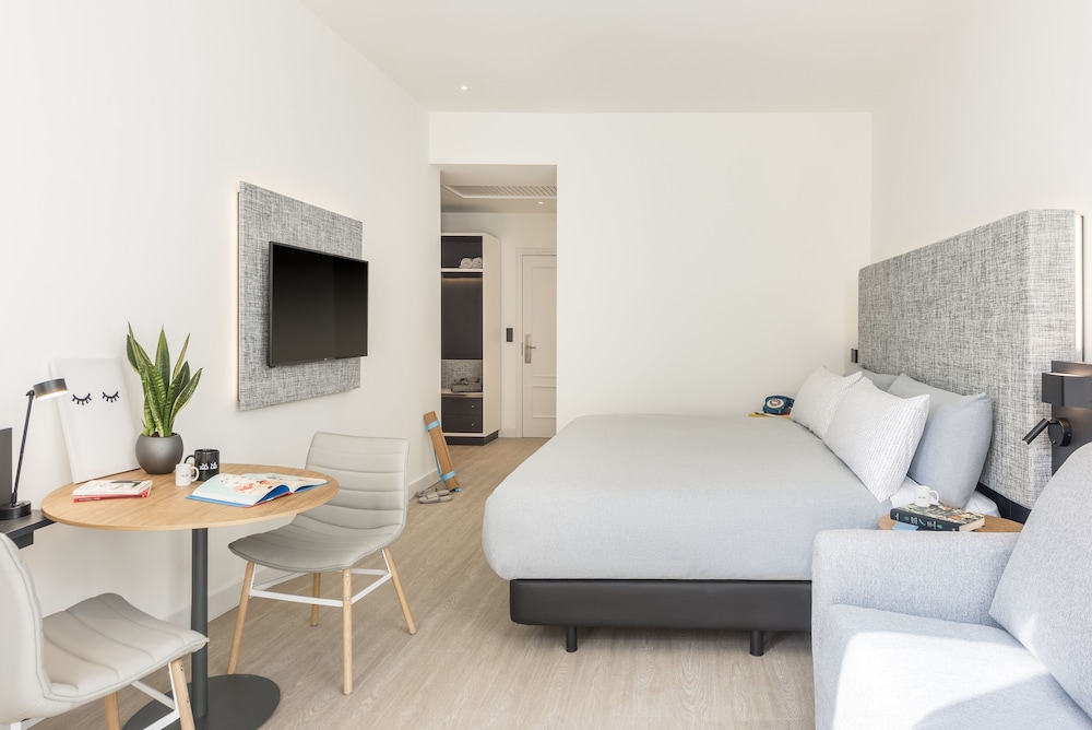 The Studio & Innside Room (2+3)