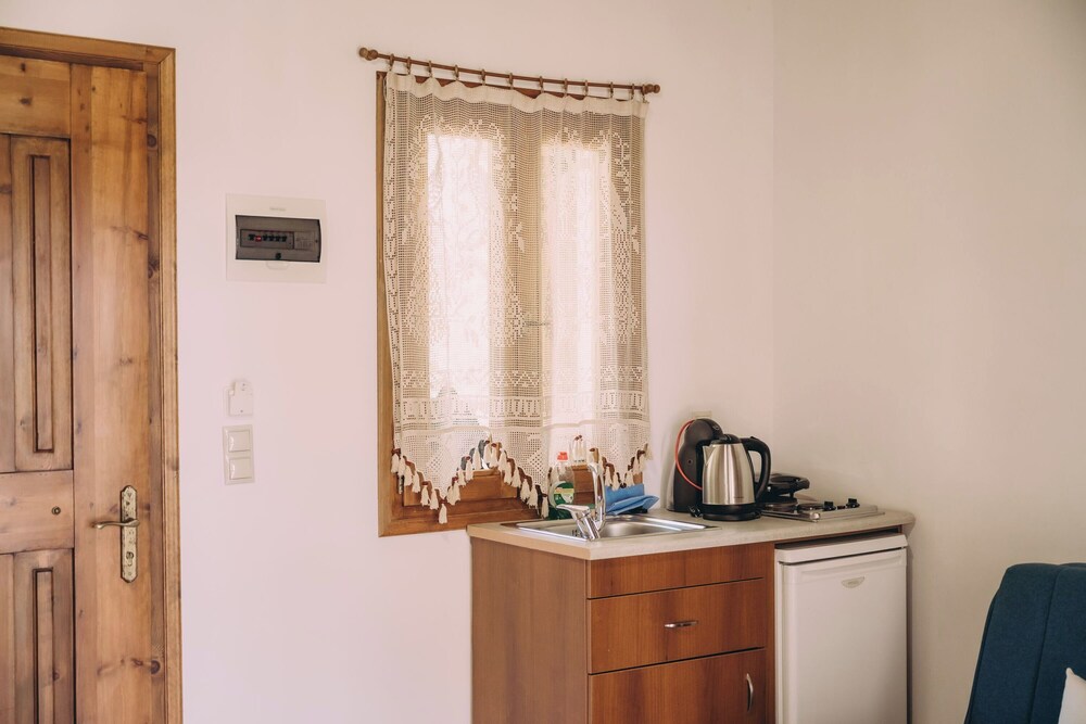 Family Studio (Trikalioti's Lush Estate Apt Artemis) photo 3