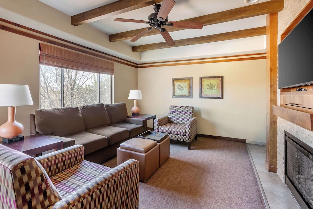 1 BEDROOM 1 KING SUNSET HEARING ACCESS RI SHWR - Photo 4