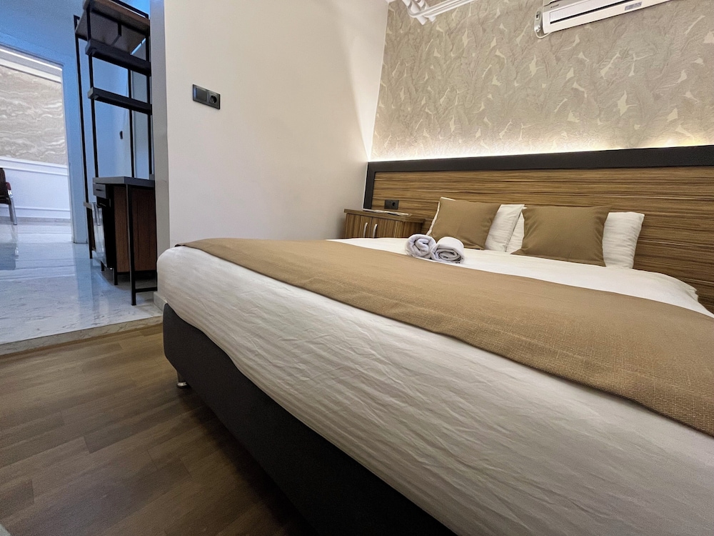 Deluxe Double Room, City View