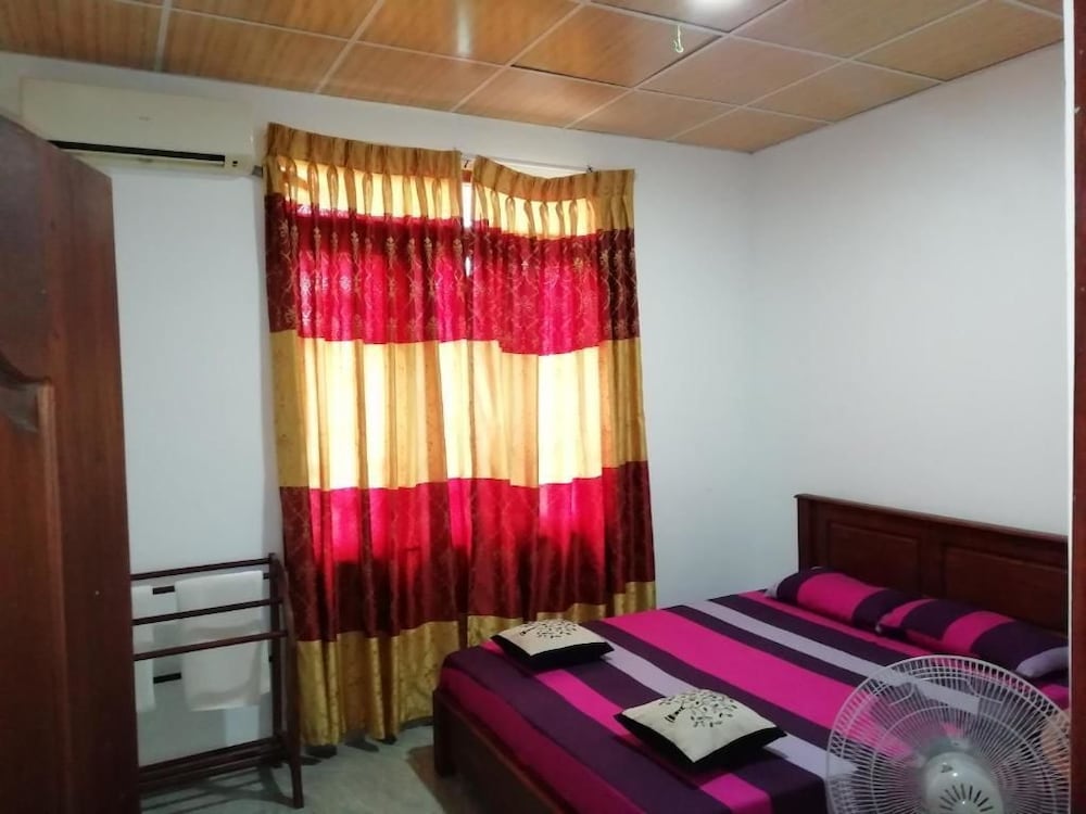 Deluxe Double Room (Non AC) photo 1