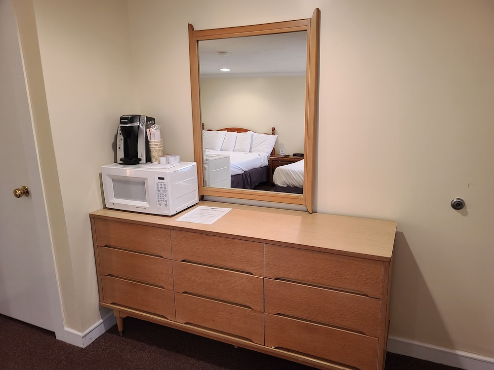Standard Room, 1 Queen Bed, Non Smoking photo 3