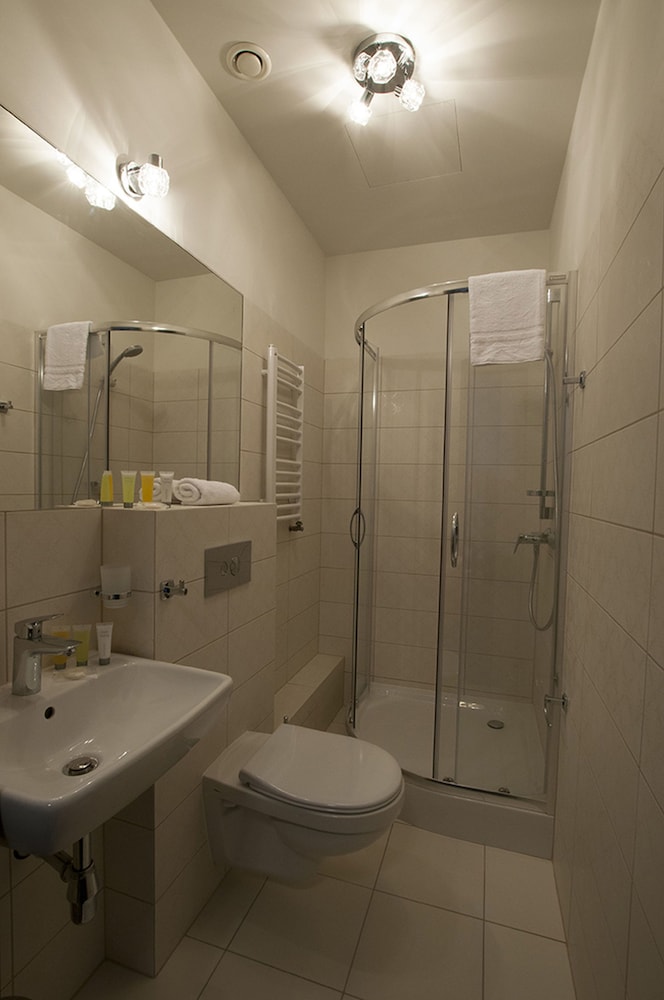 Standard Triple Room photo 2