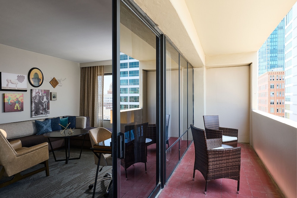 Suite, 2 Queen Beds, Balcony - Photo 7