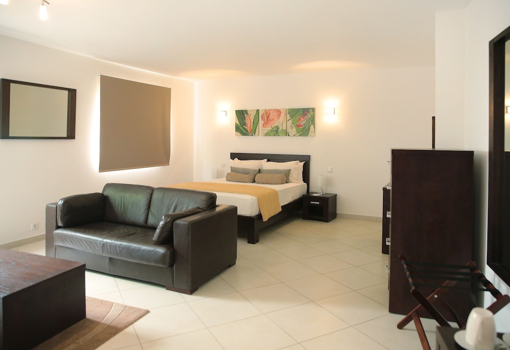Room (Sol)