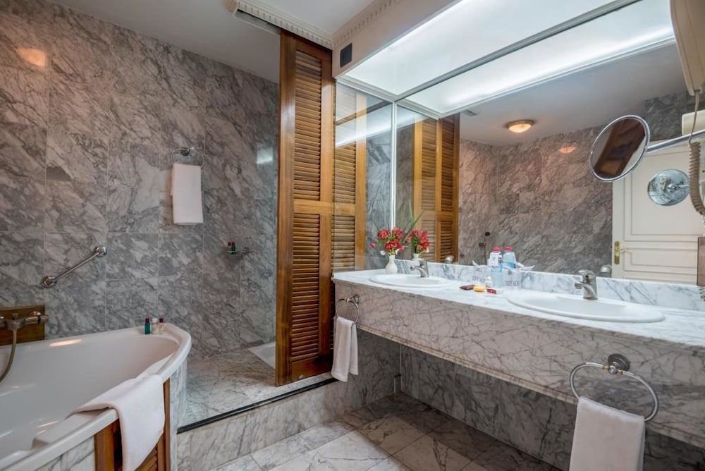 Senior Suite, 1 Bedroom, Non Smoking, City View photo 3