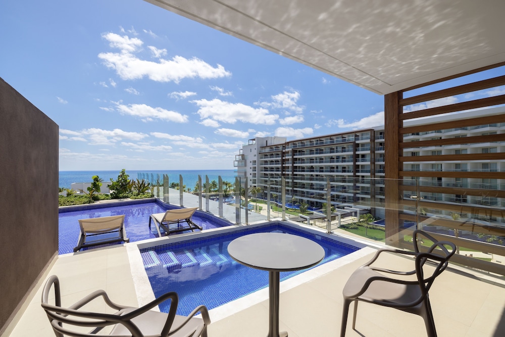 Luxury Junior Suite Ocean Front Swim Out Diamond Club - Photo 10