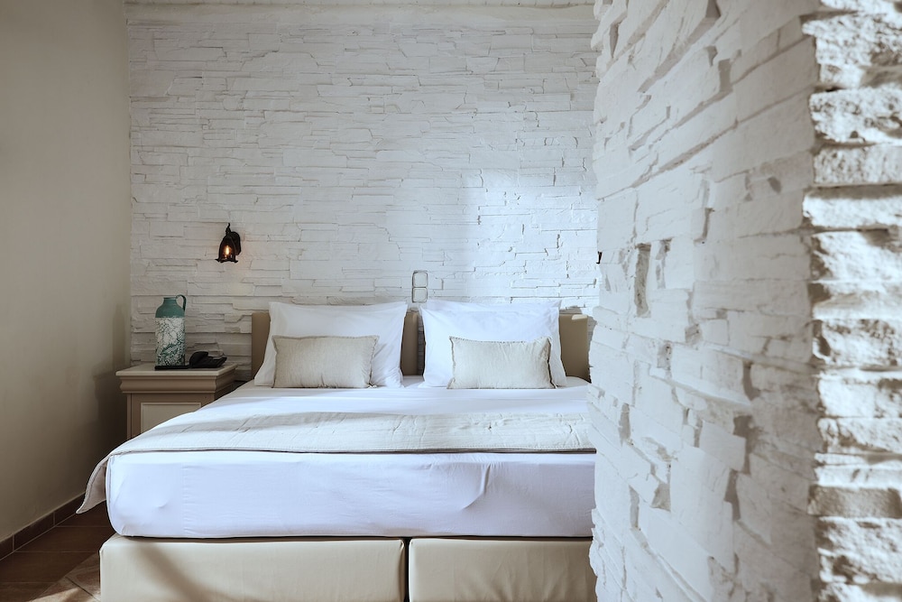 Standard Triple Room, Sea View photo 3