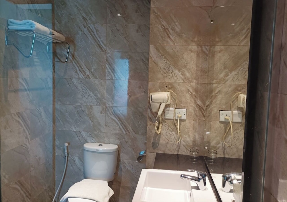 Deluxe King Room photo 2