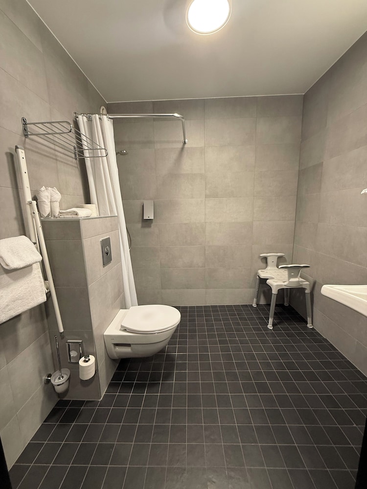 Room, Accessible - Photo 5