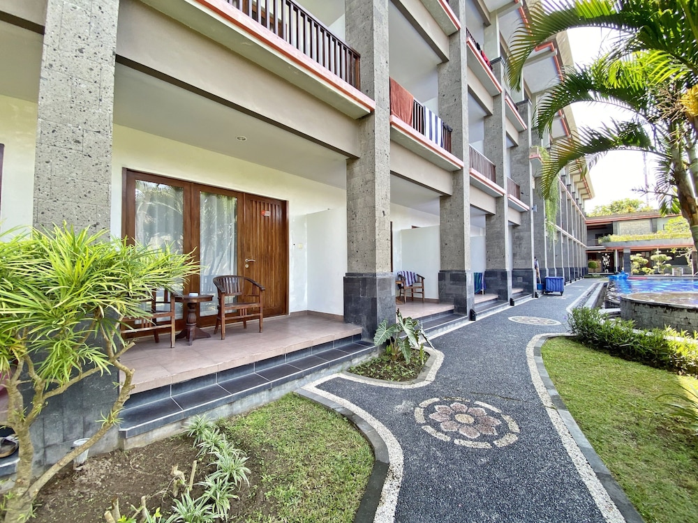 Deluxe Double or Twin Room, Ground Floor (Pool Access) photo 2