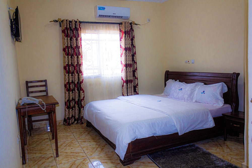 Comfort Room, 1 Bedroom, Non Smoking, City View