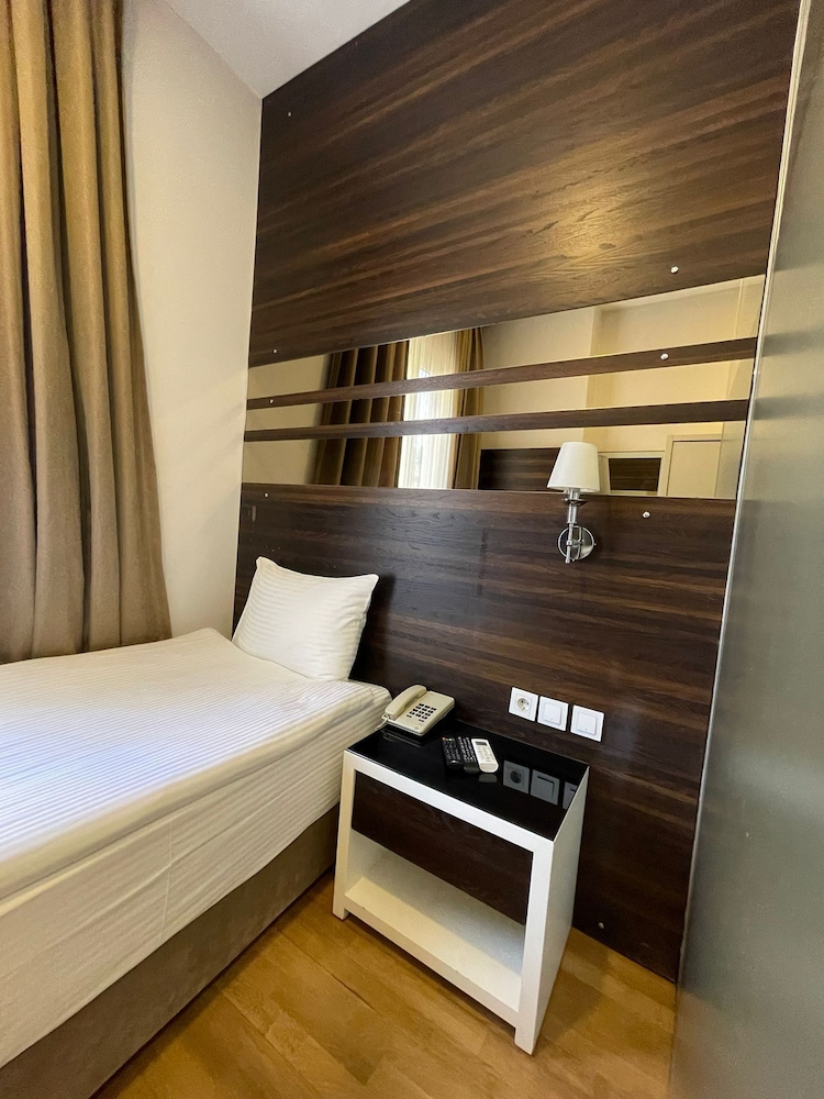 Economy Room photo 3