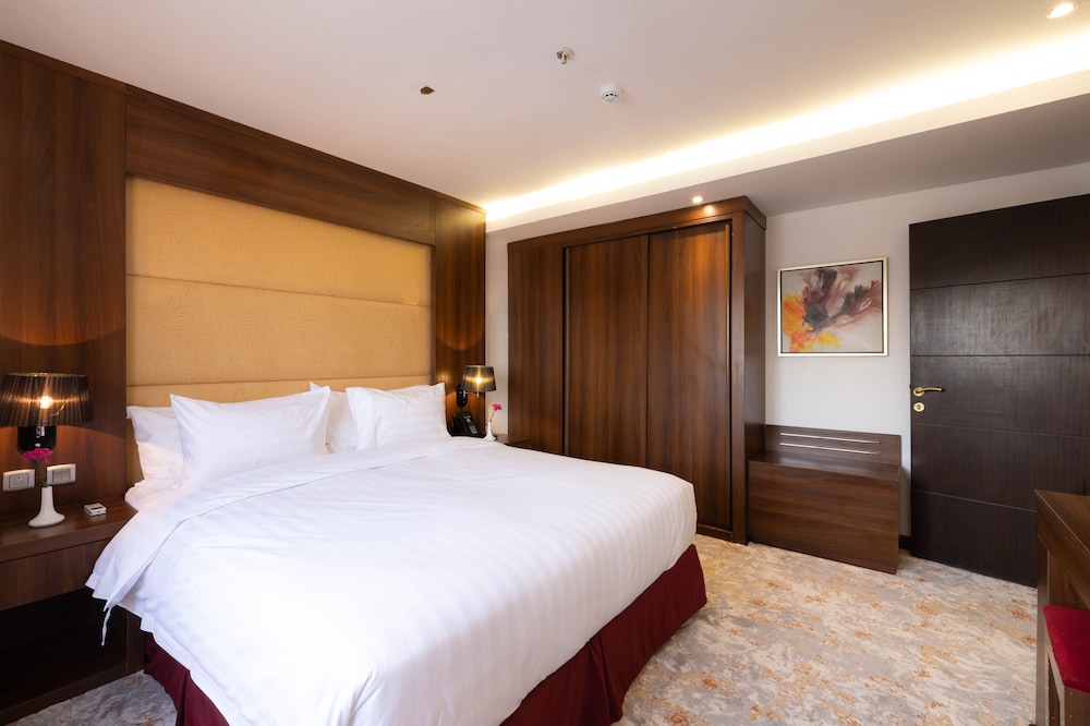 Junior Studio Suite, 1 King Bed photo 1