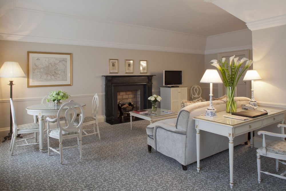 Suite (Speciality (Main House))