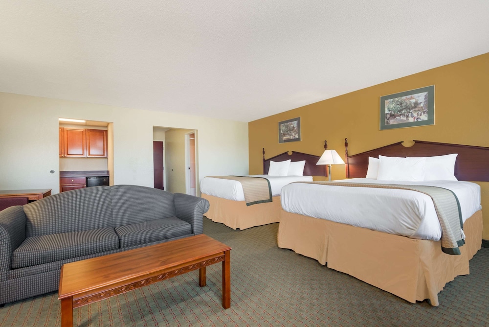 Suite, 2 Queen Beds, Non Smoking - Photo 1