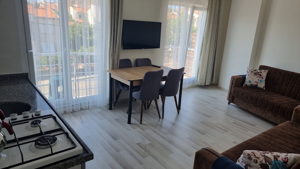 Studio, 2 Bedrooms, City View photo 1