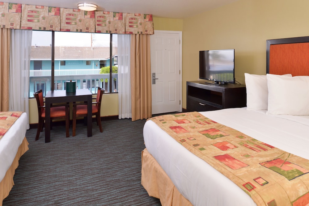 Standard Room, 2 Queen Beds - Photo 3