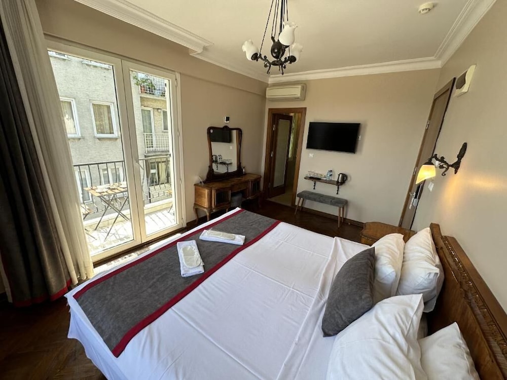 Deluxe Room, Balcony, Sea View photo 3