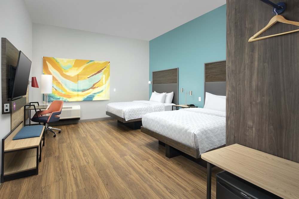 Room, 2 Queen Beds, Accessible (Hearing) - Photo 2