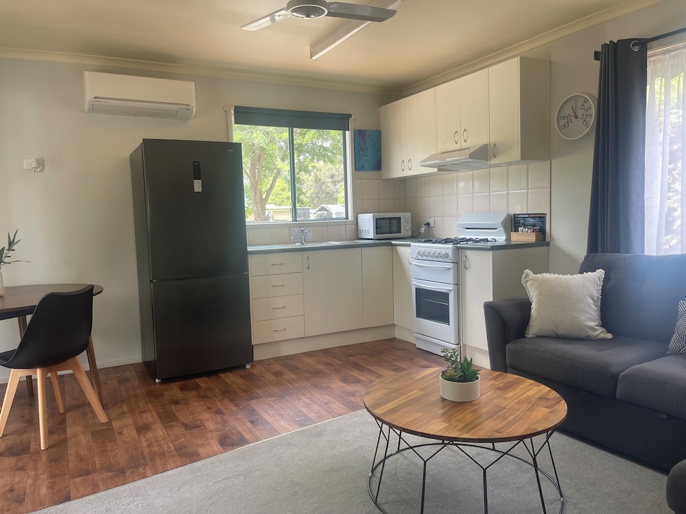Deluxe Cabin, Balcony, Garden View photo 3