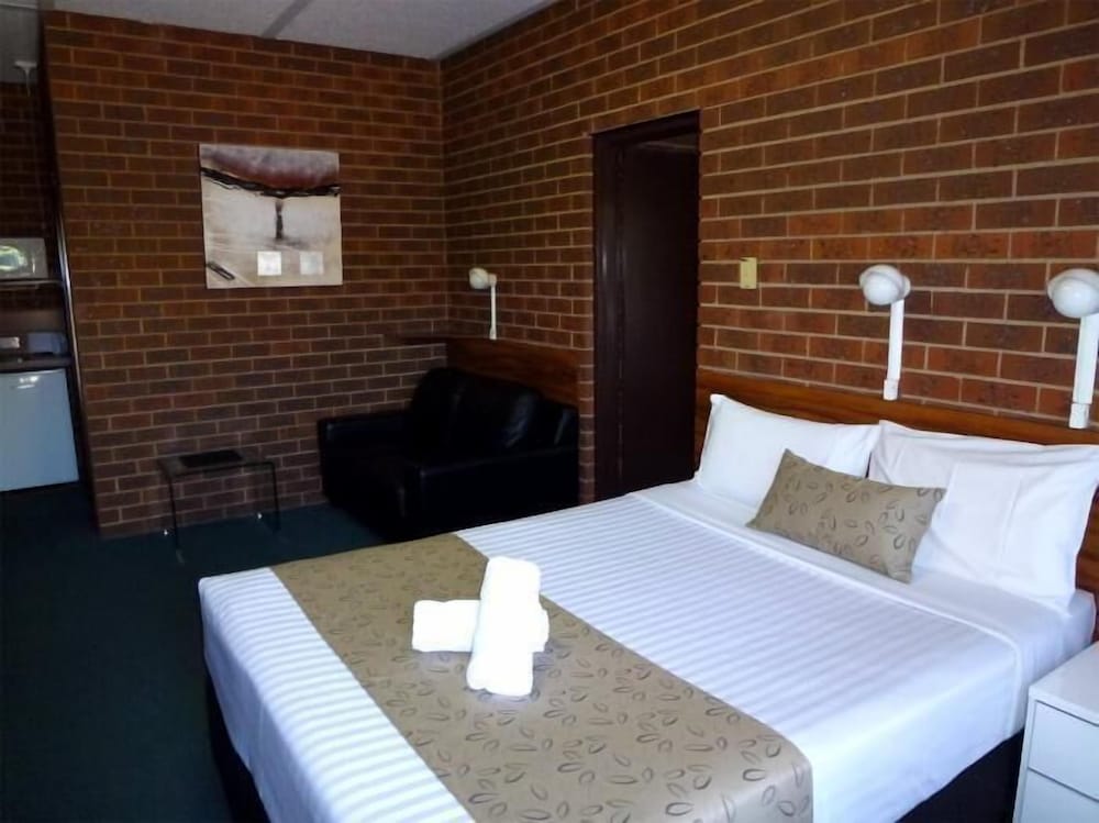 Queen Room photo 3