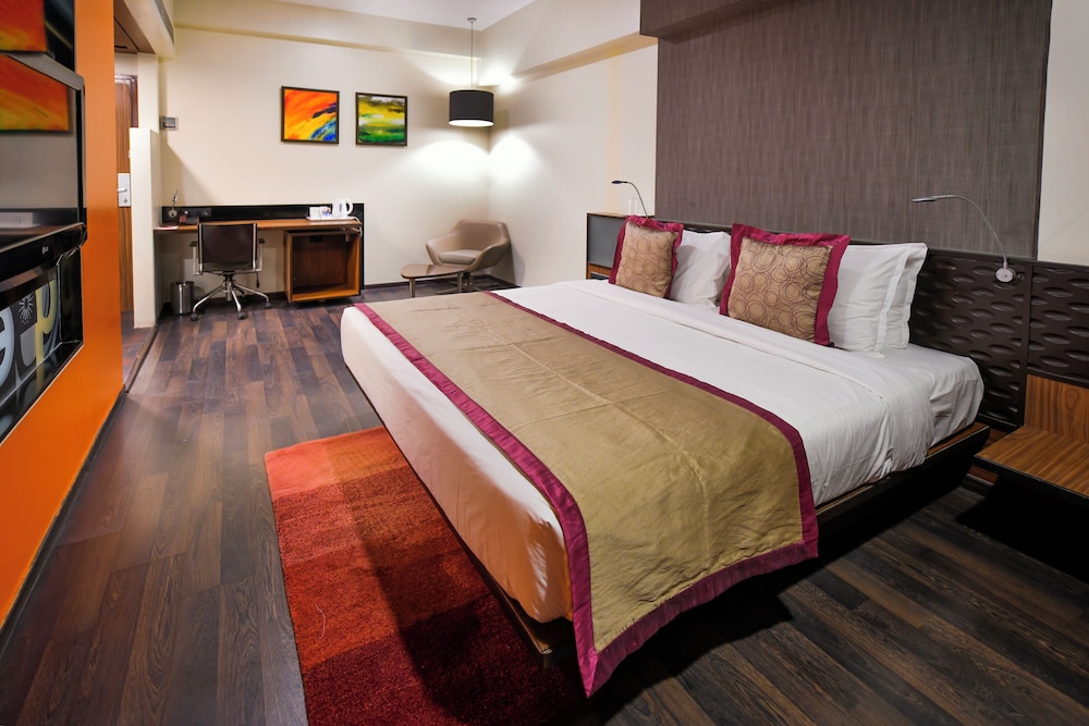 Premium Double Room, 1 King Bed - Photo 2