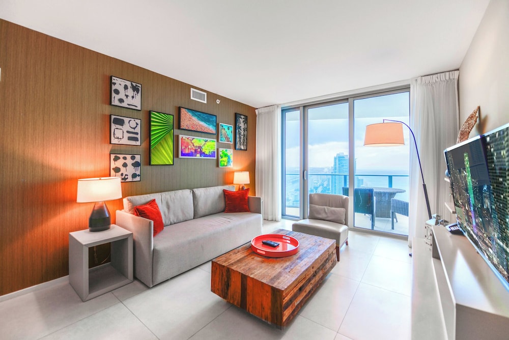 Luxury Condo, 2 Bedrooms, Ocean View photo 1