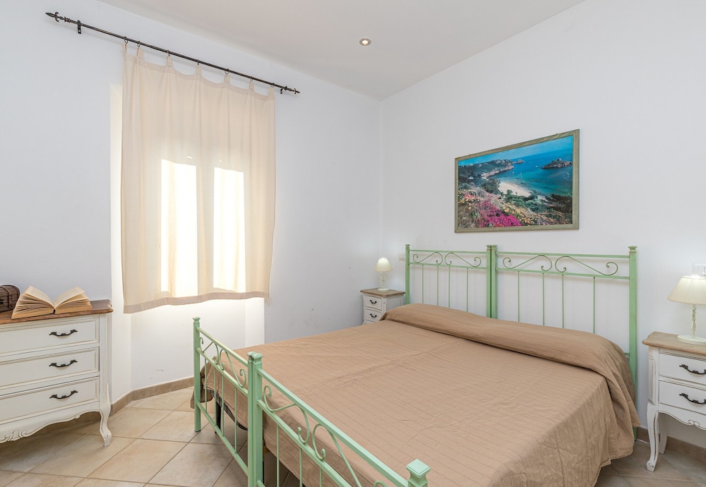 Family Apartment, Multiple Bedrooms (Domos Pintadas Apt. 1 Porto Rotondo)