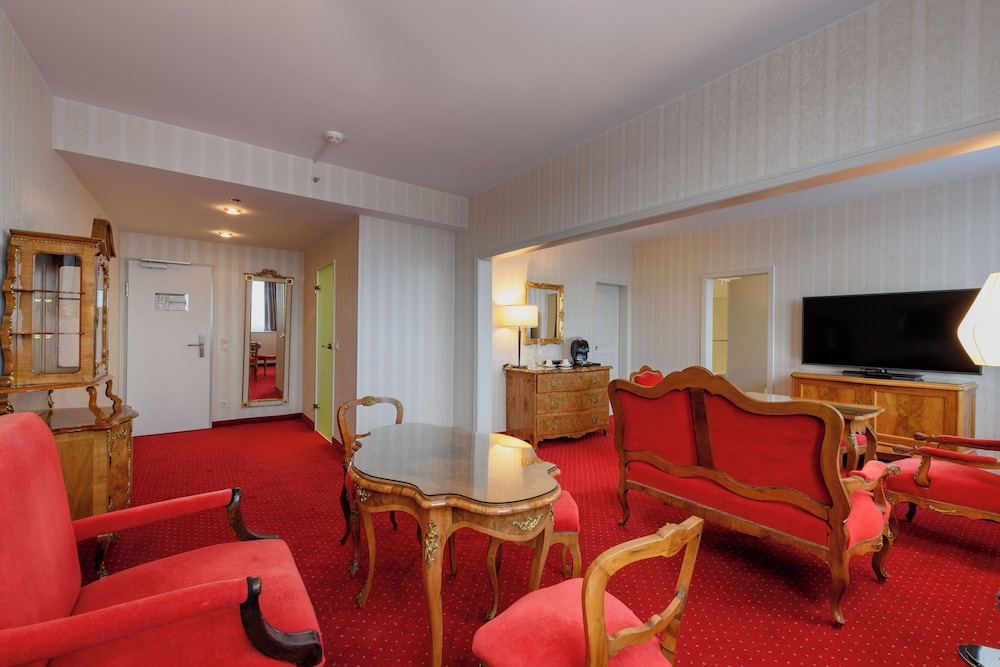 Suite, 1 Double Bed photo 2