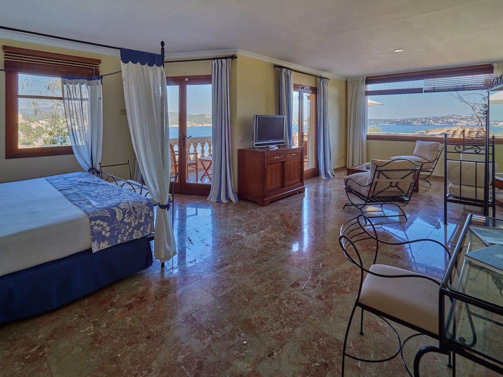 Deluxe Double Room, 1 King Bed, Sea View, Annex Building photo 3