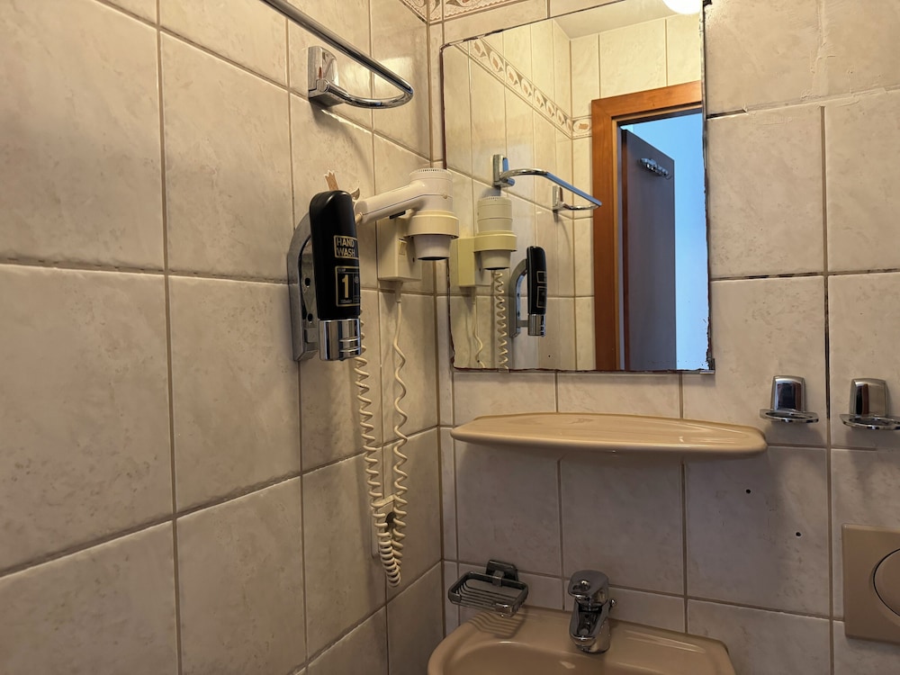 Small Double Room with Balcony photo 3