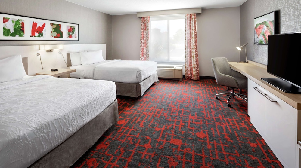 Room, 2 Queen Beds, Non Smoking (Drinks & Snacks) photo 3