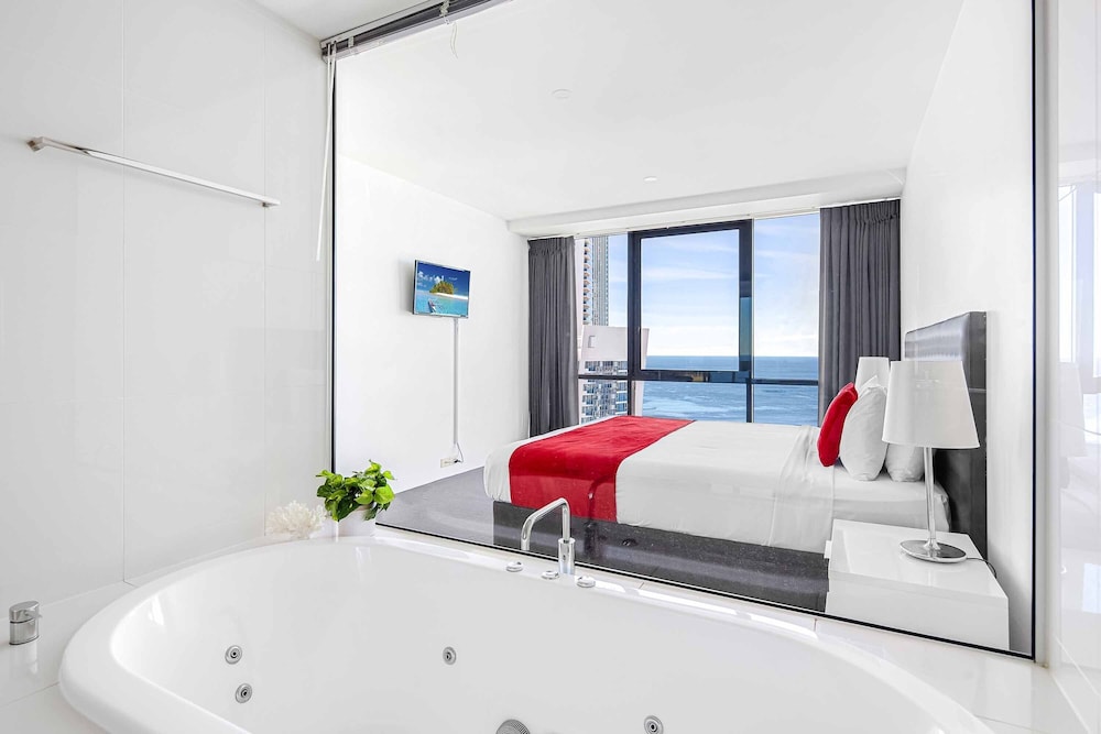 Two bedroom, Two Bathroom Ocean View Level 35 photo 3