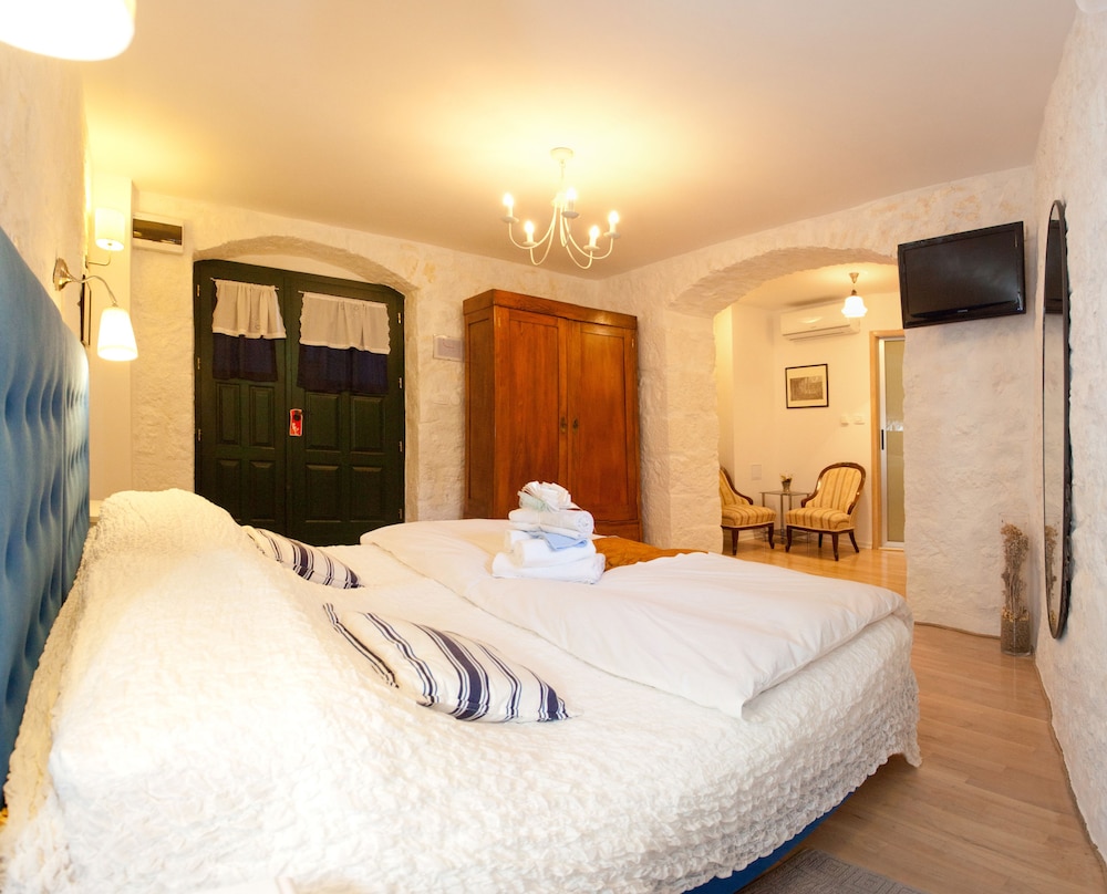 Deluxe Double or Twin Room, Ground Floor photo 3