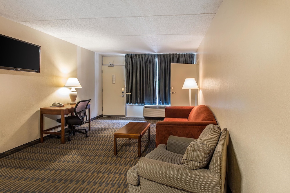 Room, 2 Queen Beds - Photo 3