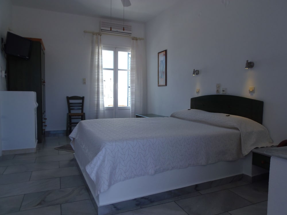 Double or Twin Room - Photo 6