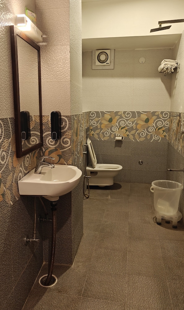 Executive Room - Photo 5