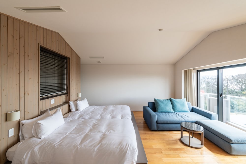 Deluxe Room with Ocean View Bathroom