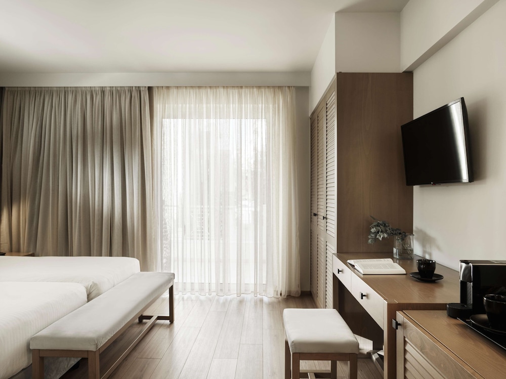 Deluxe Room, 2 Bedrooms, Connecting Rooms - Photo 7