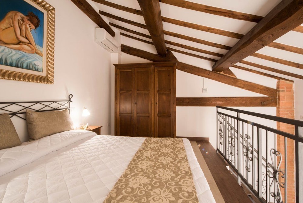 Superior Triple Room photo 2