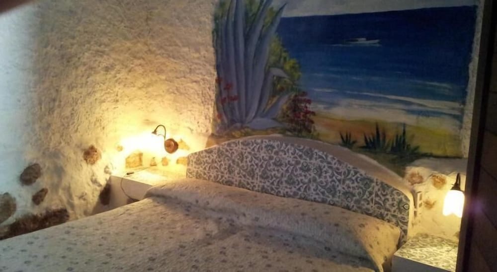 Apartment, 2 Bedrooms, Patio, Partial Sea View