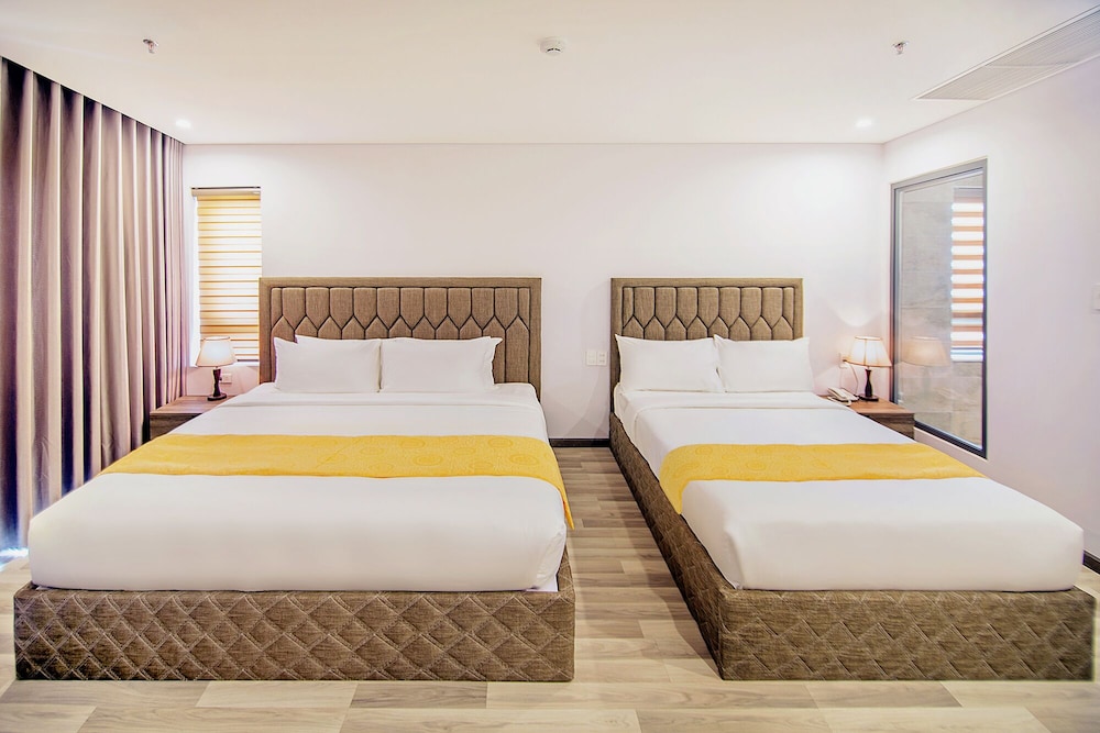 City Triple Room, Multiple Beds photo 1