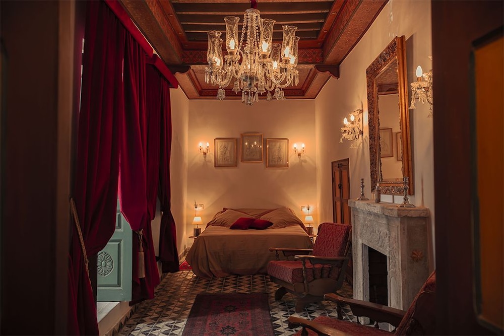 Double Room, 1 Queen Bed