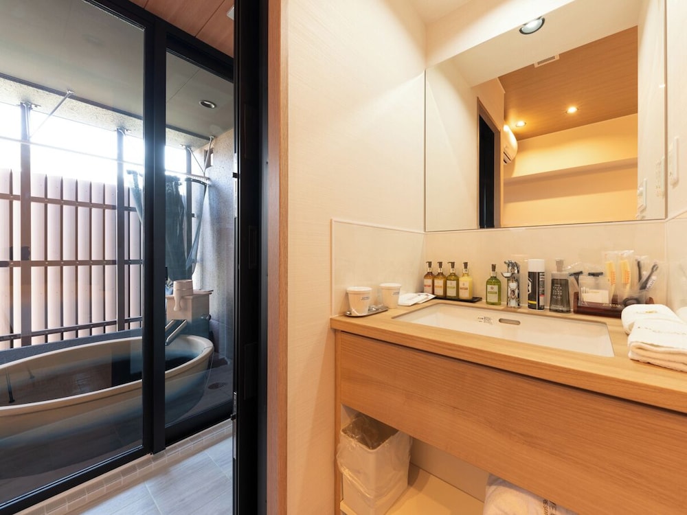 Universal Room (Barrier-free) - Photo 2