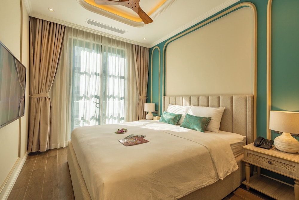 Deluxe Double Room - Photo 11
