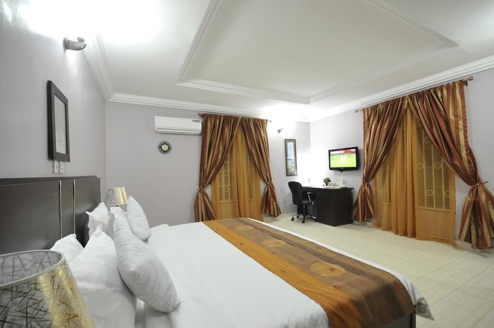 Executive Room - Photo 1