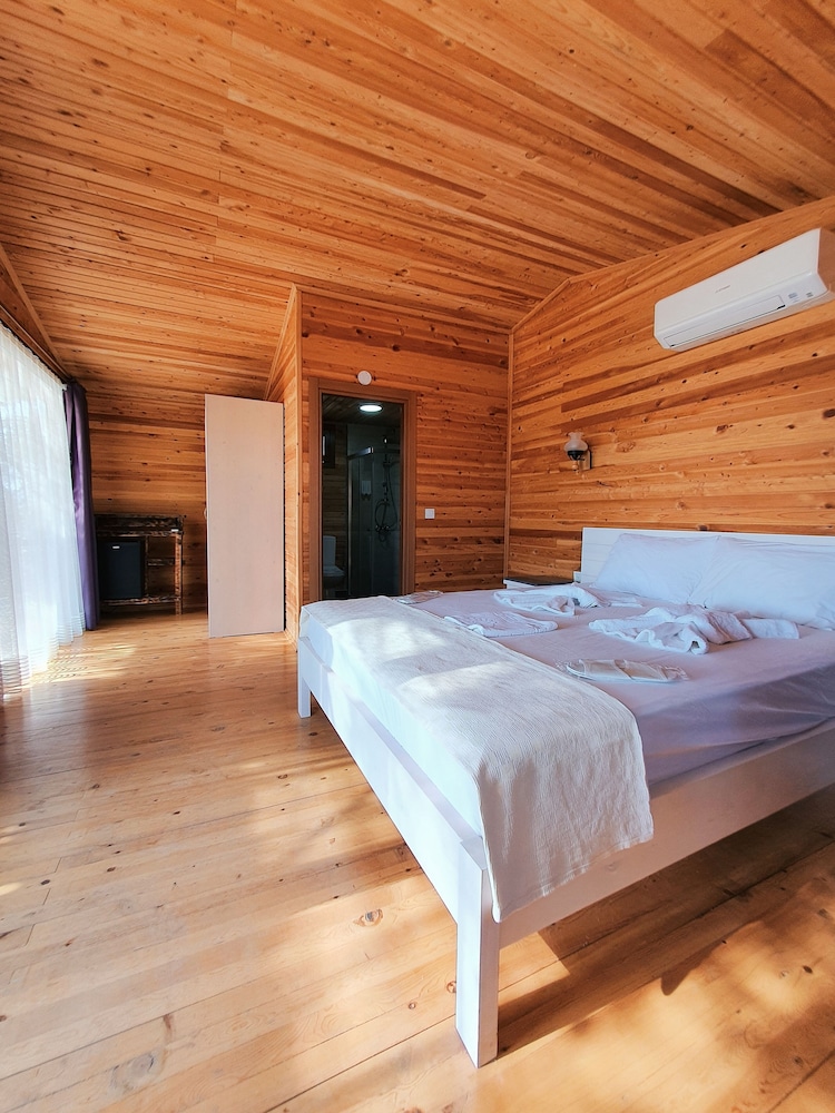 Honeymoon Tree House, Balcony, Sea View