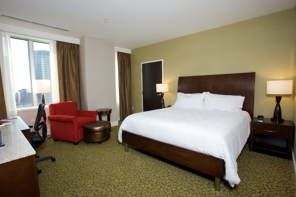 Room, 1 King Bed, Accessible, Non Smoking (Roll-In Shower) photo 2