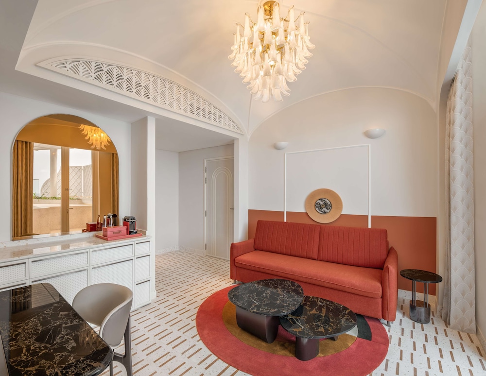 Suite, 1 King Bed, Terrace - Photo 3
